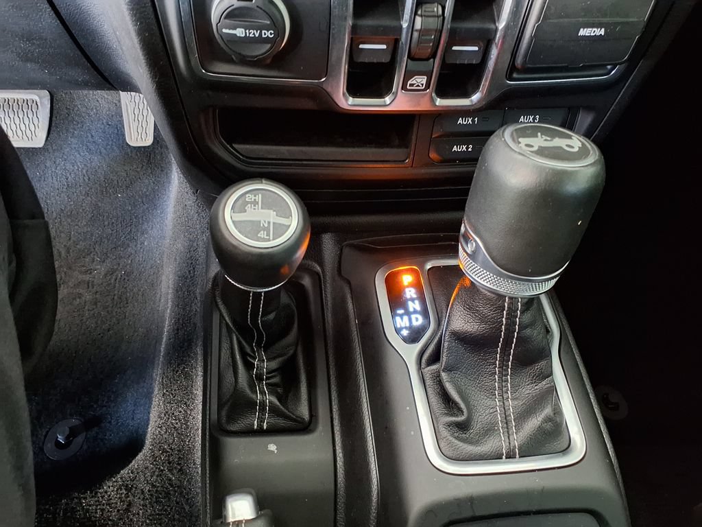Used 2019 Jeep Wrangler Unlimited Sahara AWD/4WD image 30