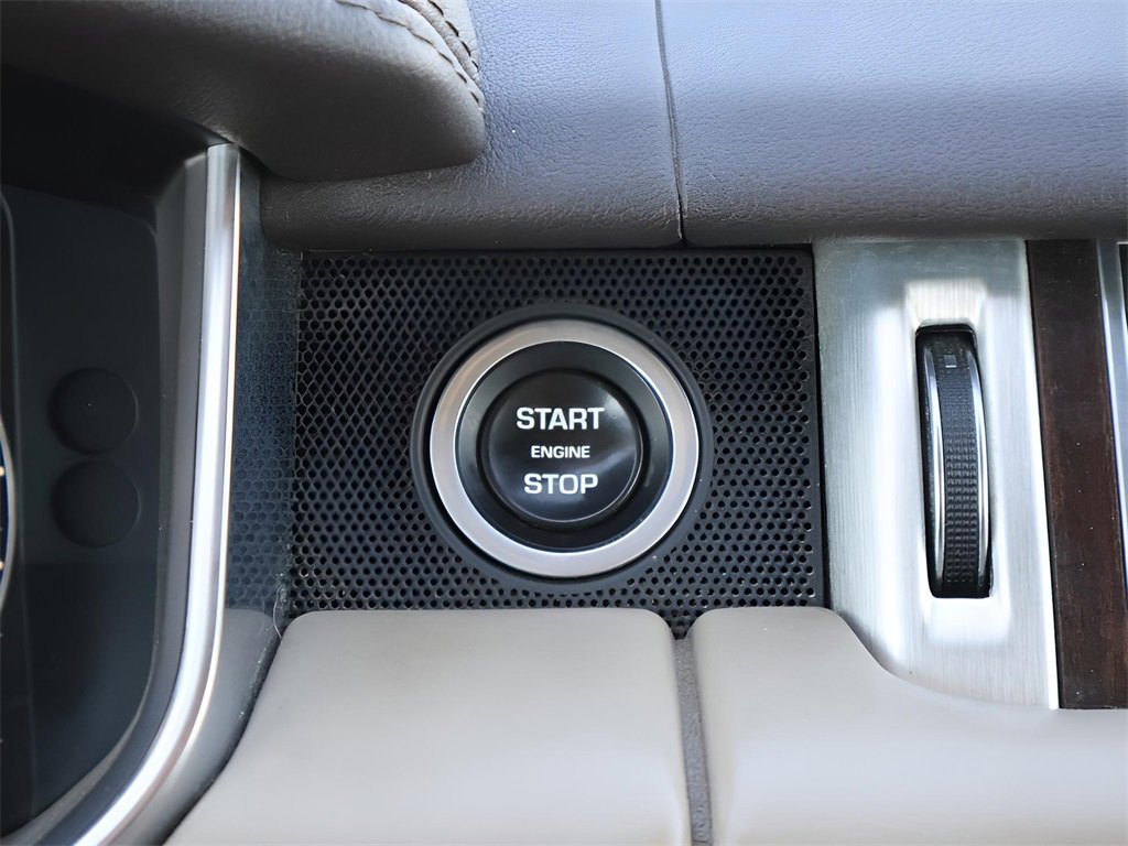 Used 2016 Land Rover Range Rover HSE image 27