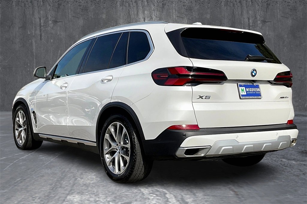 Used 2026 BMW X5 xDrive50e w/ Climate Comfort Package image 4