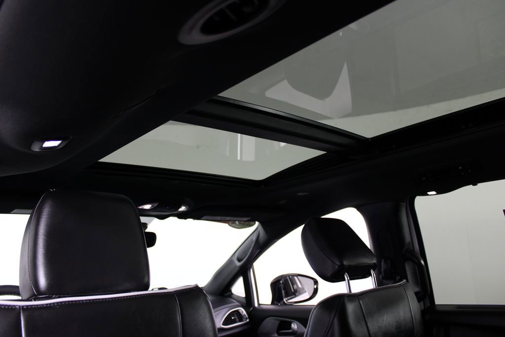 Used 2025 Chrysler Pacifica Limited image 22