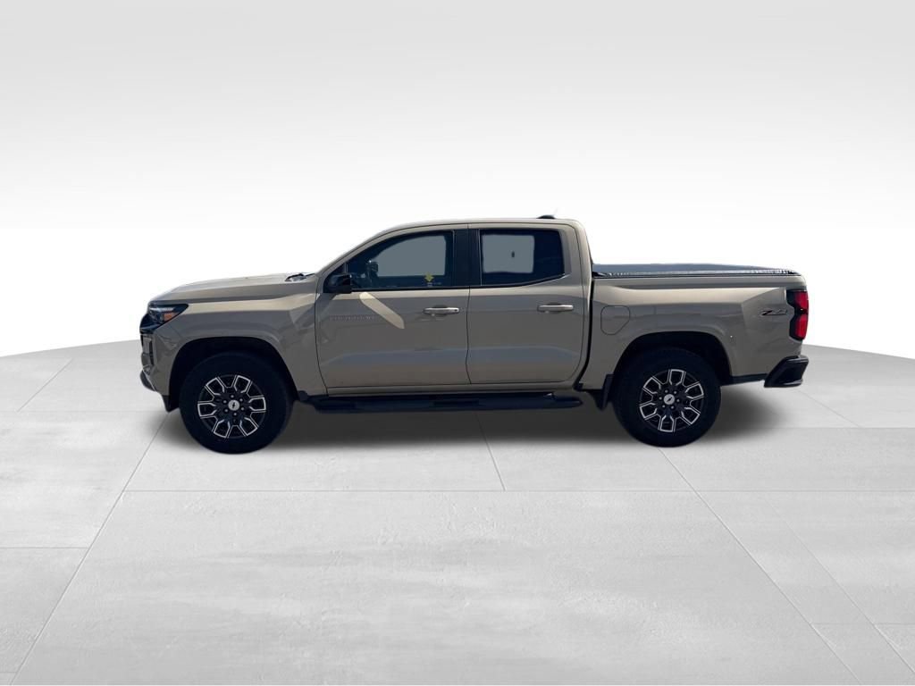 Used 2024 Chevrolet Colorado Z71 w/ Z71 Convenience Package 2 AWD/4WD image 2