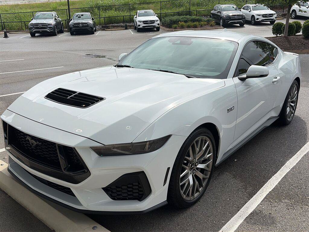 Used 2025 Ford Mustang GT Premium RWD image 3