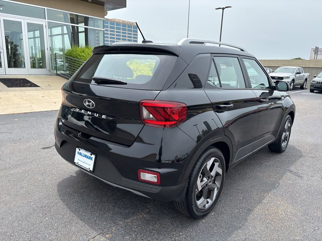Certified 2023 Hyundai Venue SEL FWD image 5