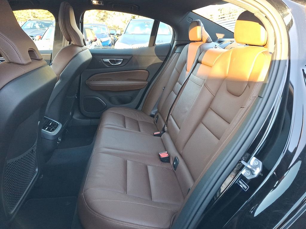 Used 2019 Volvo S60 T6 Inscription image 7