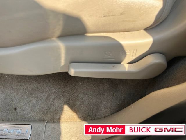 Used 2011 GMC Yukon Denali AWD/4WD image 32