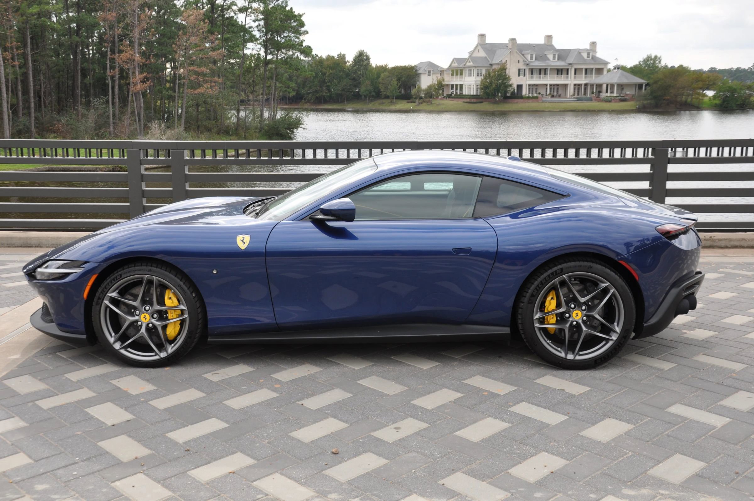Used 2022 Ferrari Roma image 8