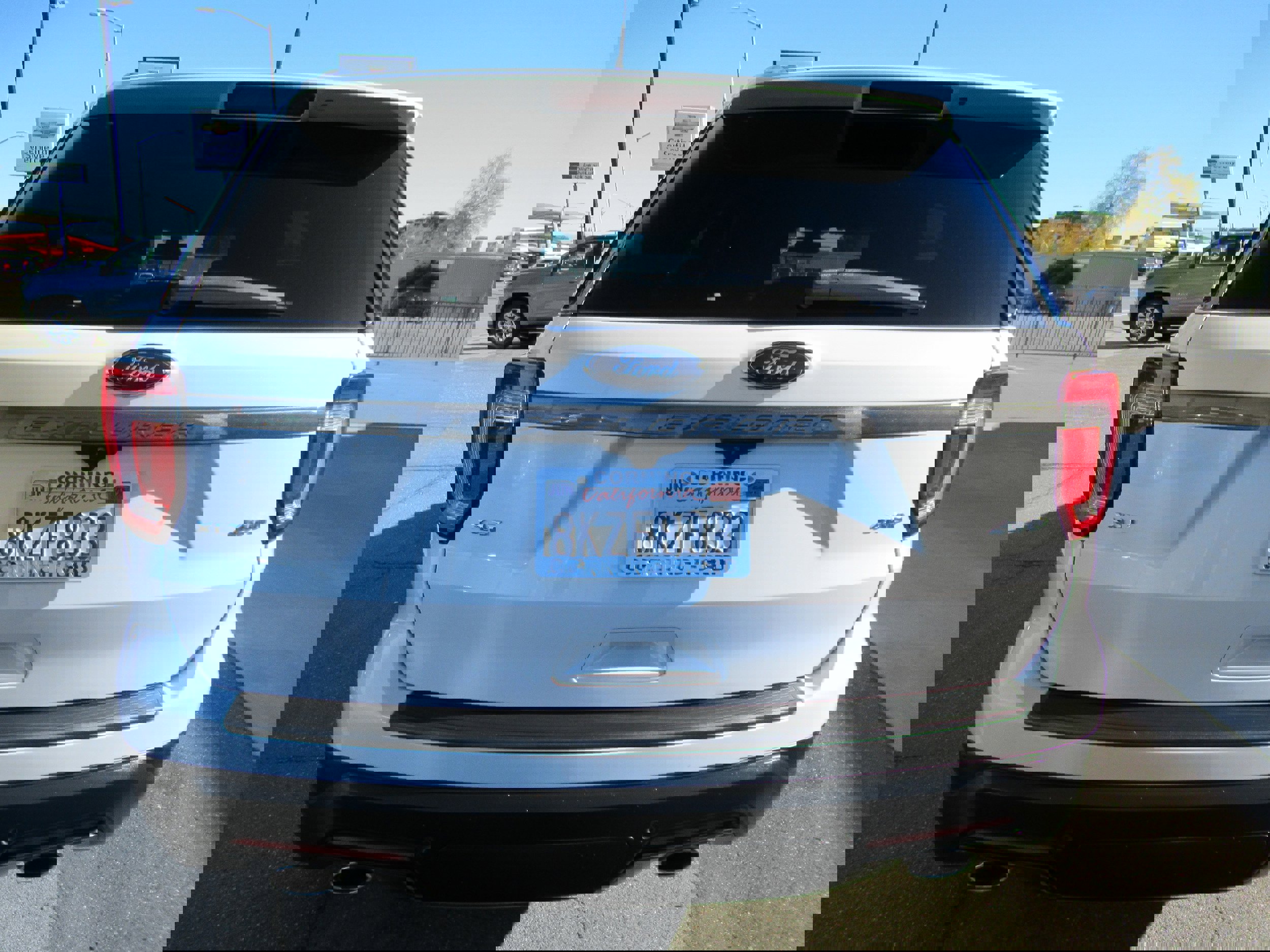 Used 2019 Ford Explorer XLT w/ Equipment Group 202A image 6