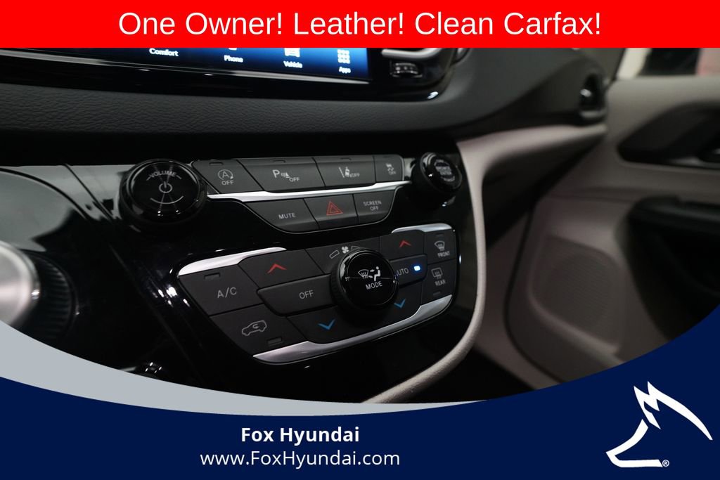 Used 2023 Chrysler Pacifica Touring-L FWD image 19