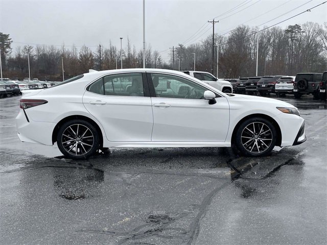 Used 2023 Toyota Camry SE image 6