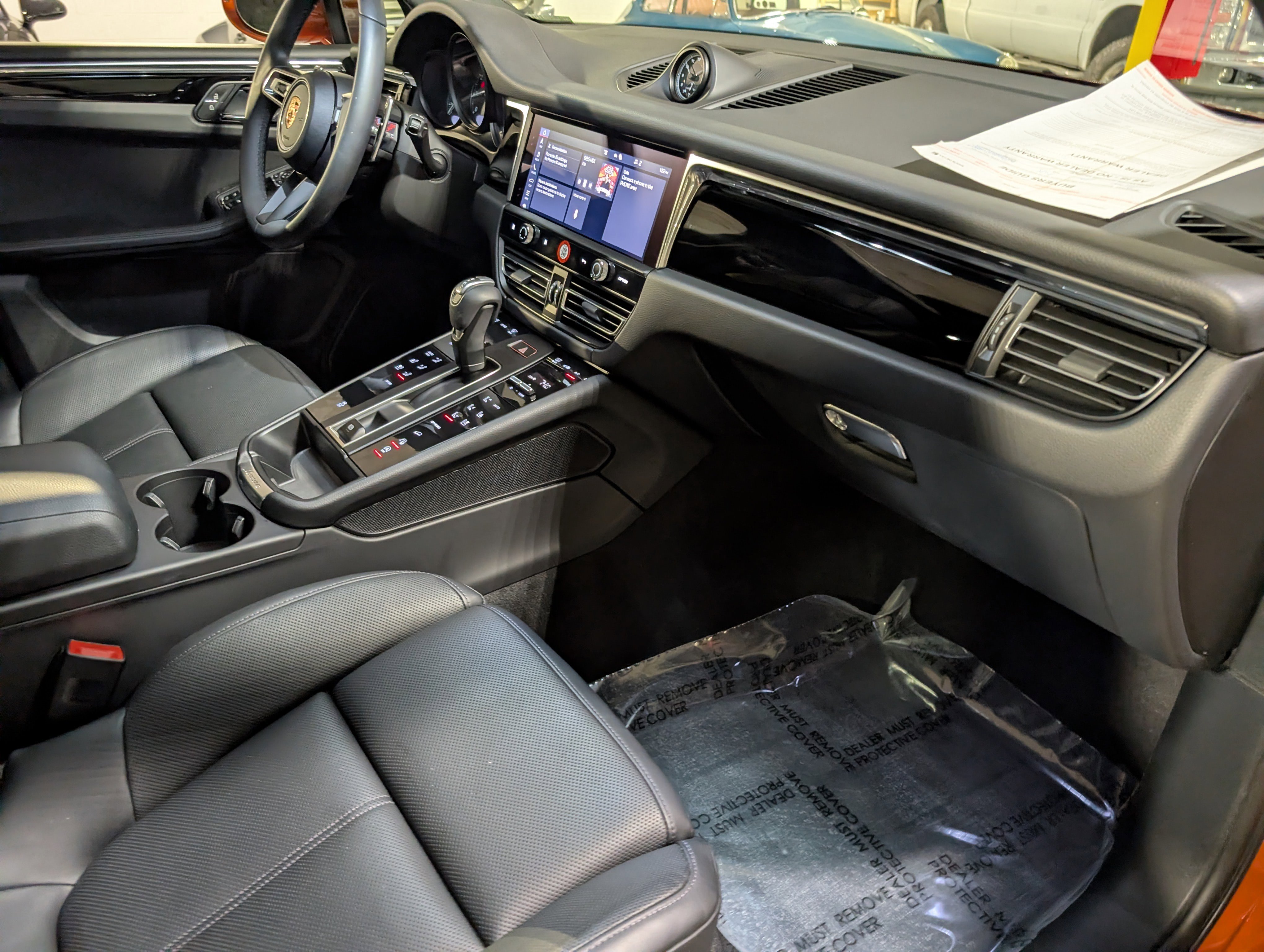 Certified 2025 Porsche Macan image 29