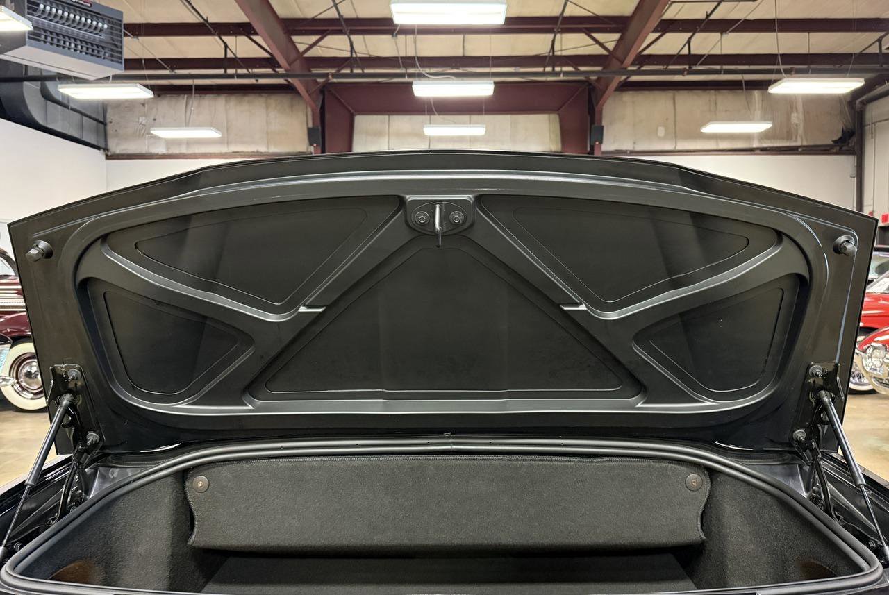 Used 2018 Chevrolet Corvette Stingray Convertible w/ 3LT Preferred Equipment Group image 52