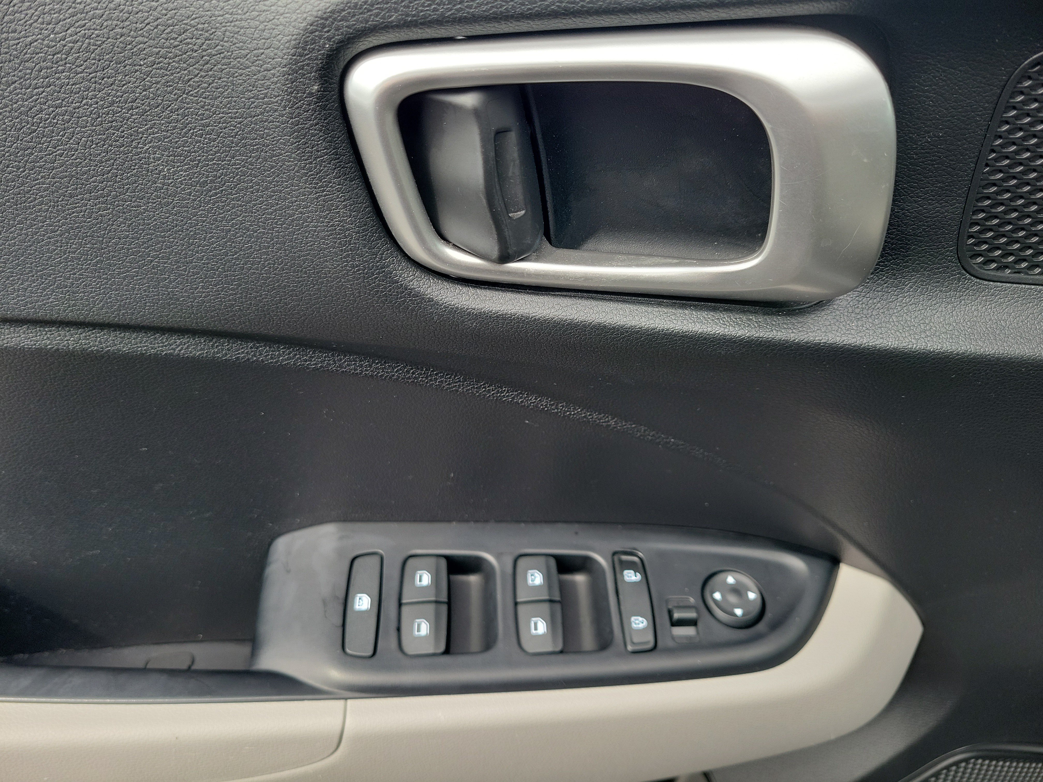 Used 2021 Hyundai Venue SEL FWD image 22