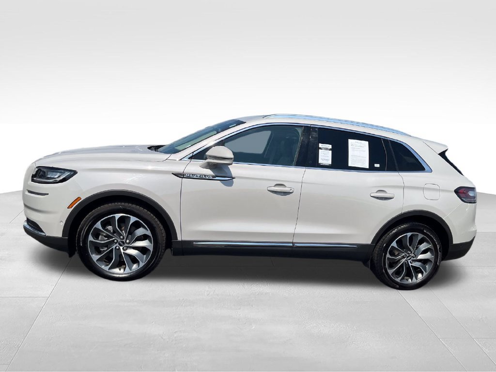 Used 2023 Lincoln Nautilus Reserve w/ Equipment Group 201A AWD/4WD image 2