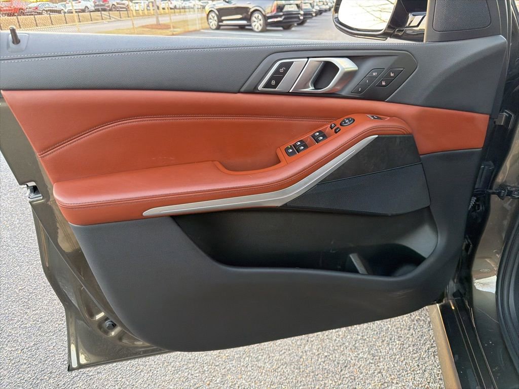 Used 2022 BMW X5 xDrive40i w/ M Sport Package image 19