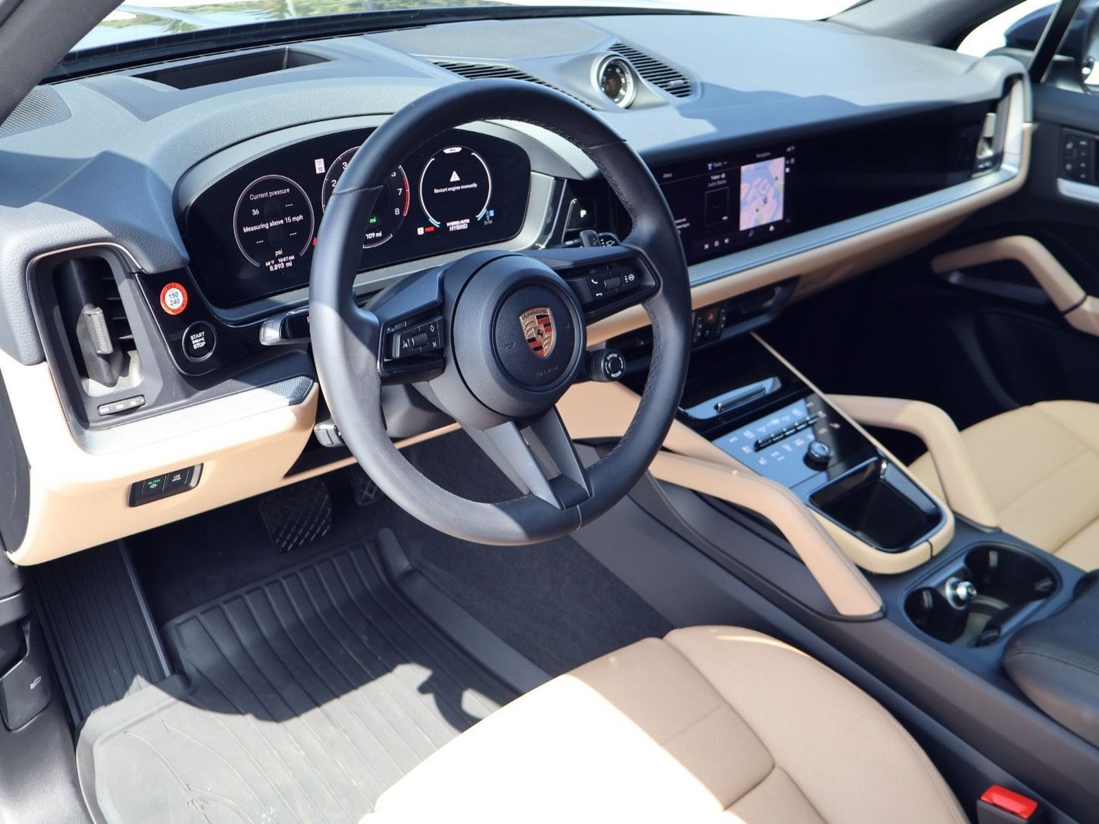 Certified 2026 Porsche Cayenne E-Hybrid w/ Premium Package Plus AWD/4WD image 4