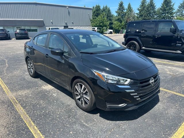Used 2025 Nissan Versa SV FWD image 5