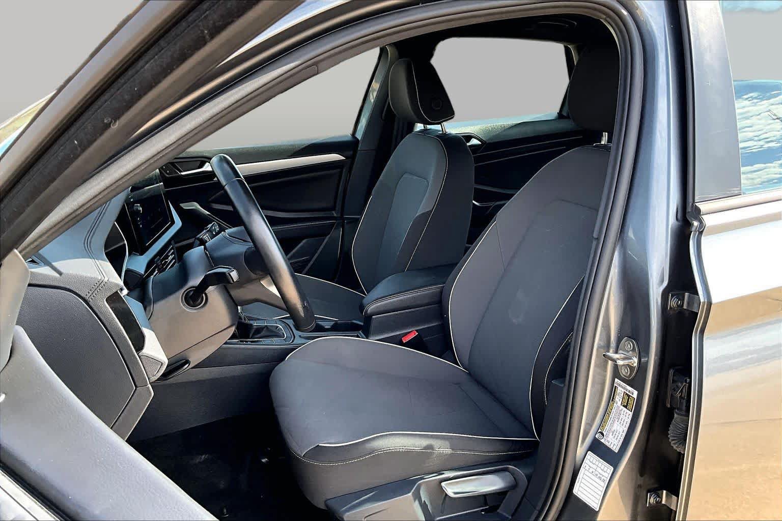 Used 2025 Volkswagen Jetta Sport FWD image 7