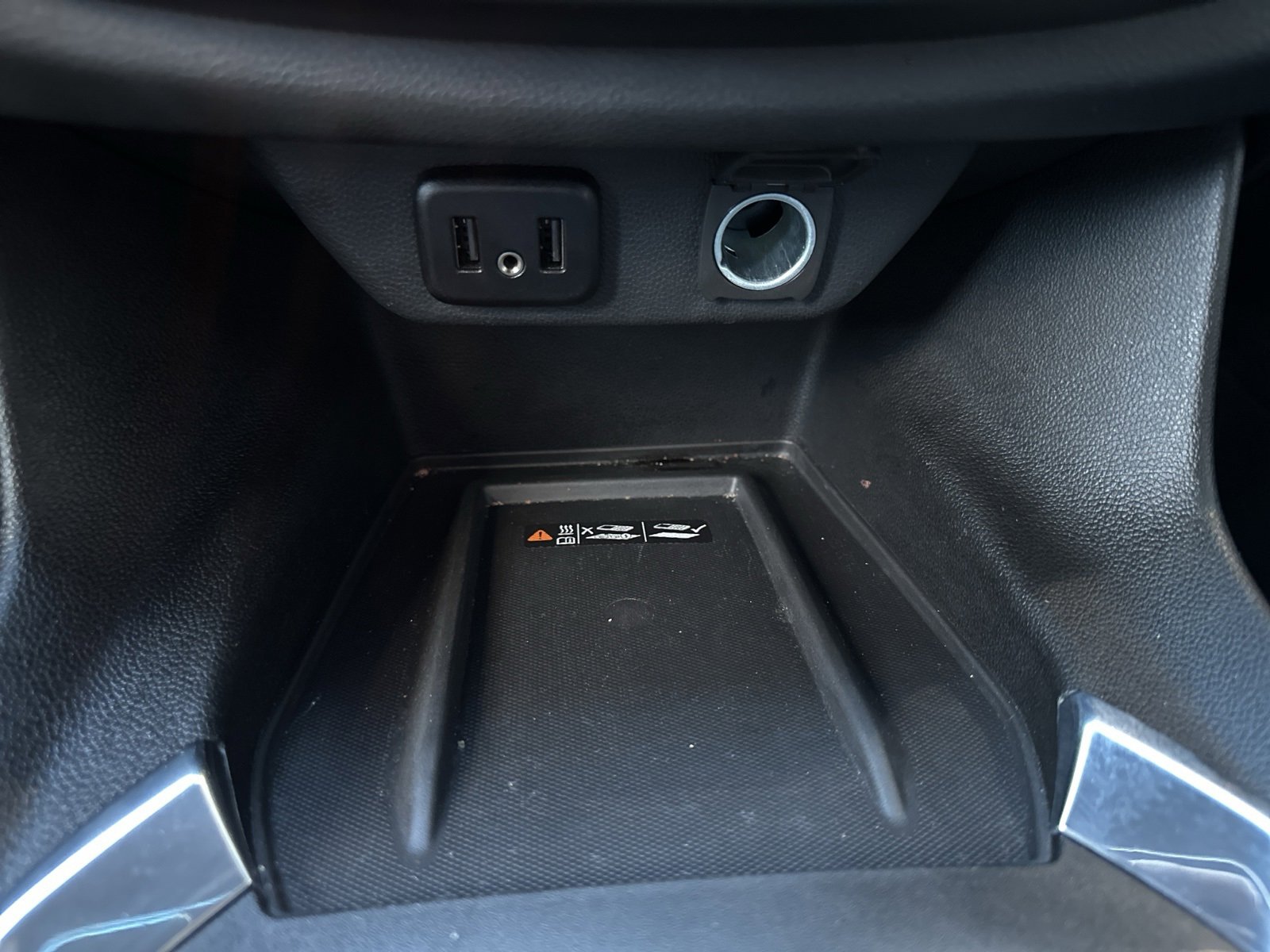 Used 2023 Chevrolet Traverse LT image 28