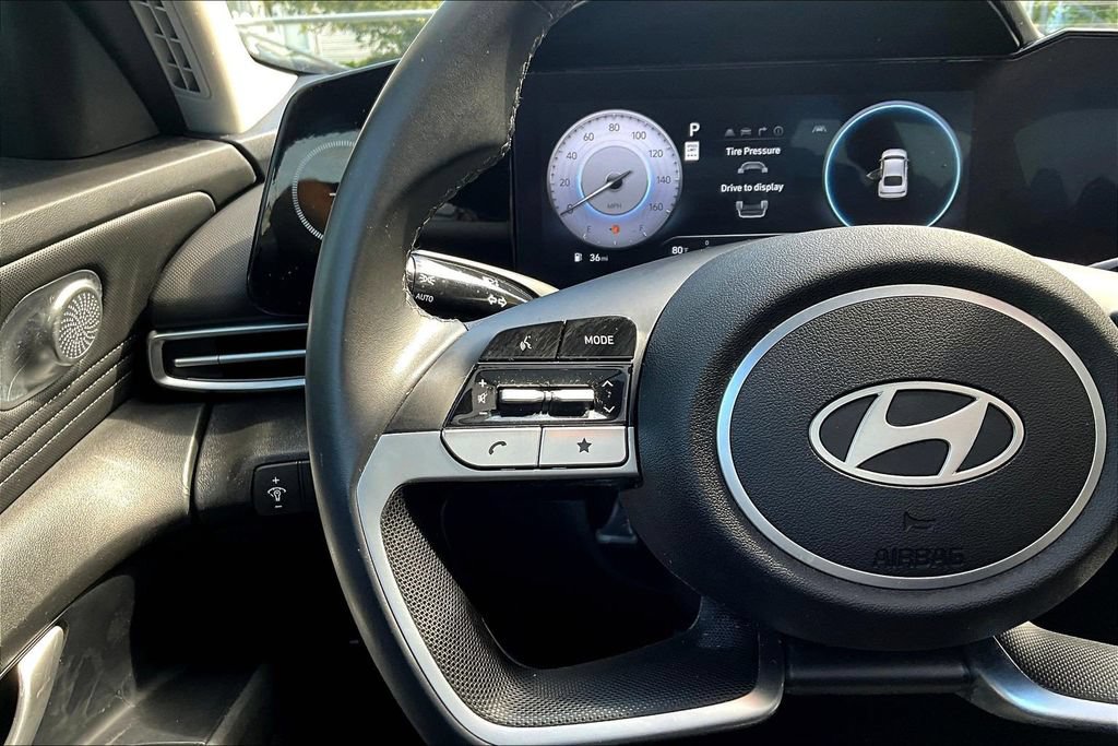 Used 2025 Hyundai Elantra SEL FWD image 10