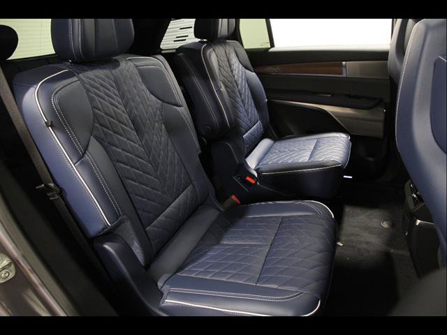 New 2026 Cadillac Vistiq Premium Luxury AWD/4WD image 17