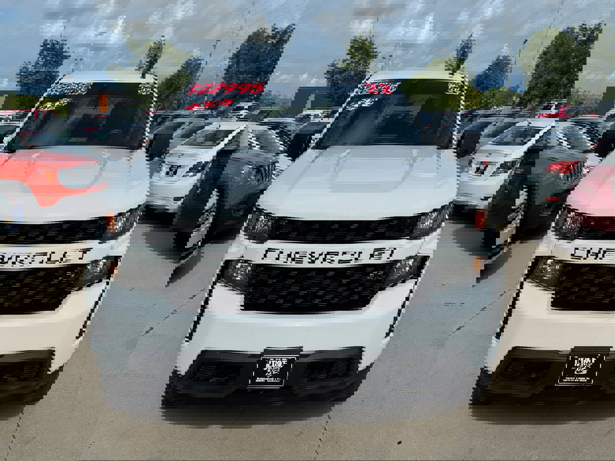 Used 2022 Chevrolet Silverado 1500 Custom image 2