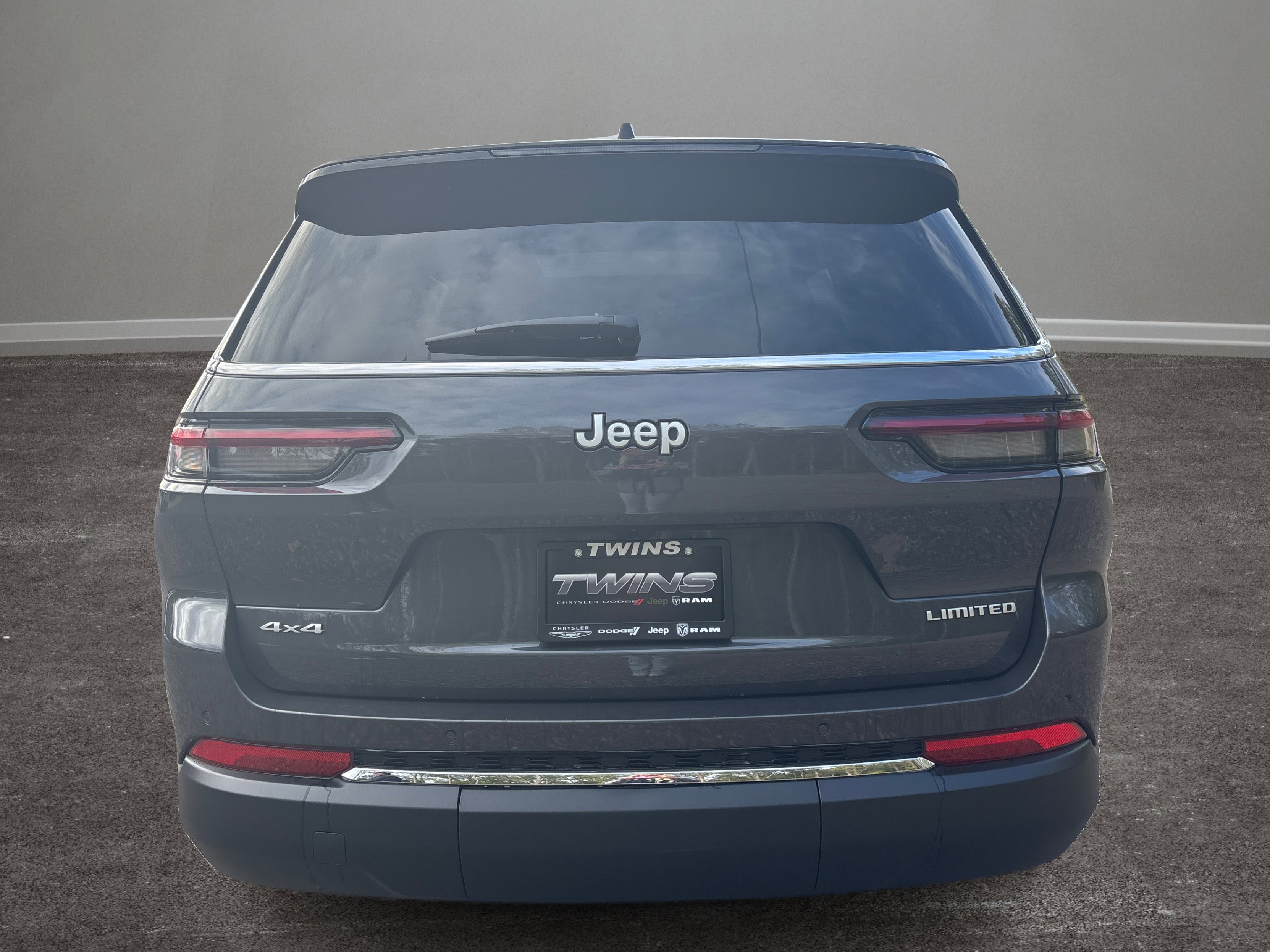 New 2025 Jeep Grand Cherokee L Limited image 30