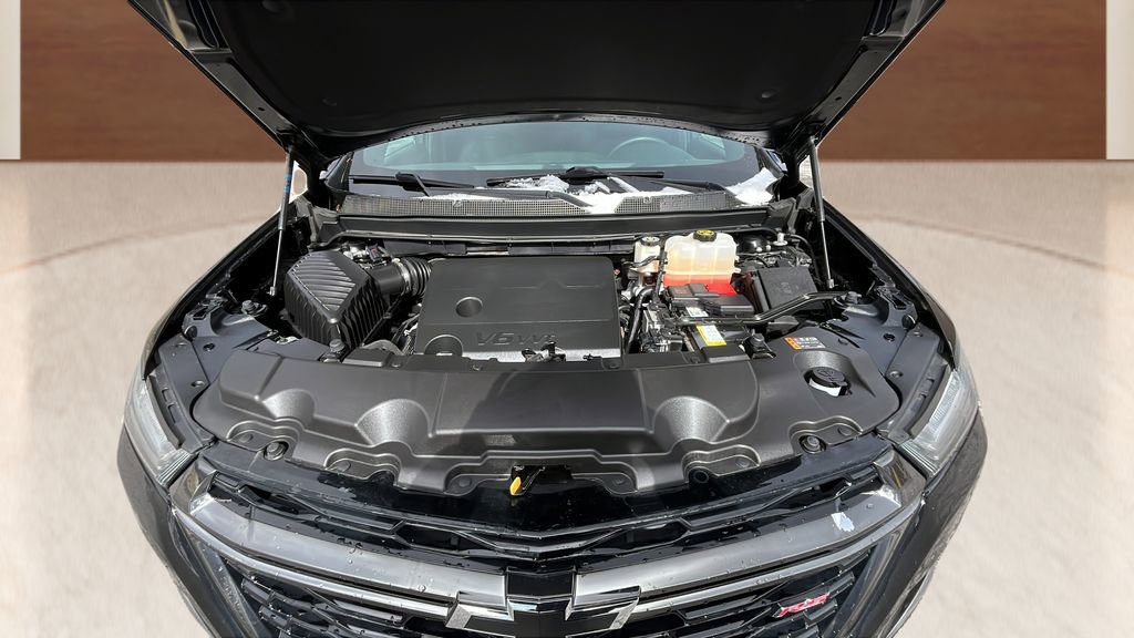 Used 2023 Chevrolet Traverse RS image 11