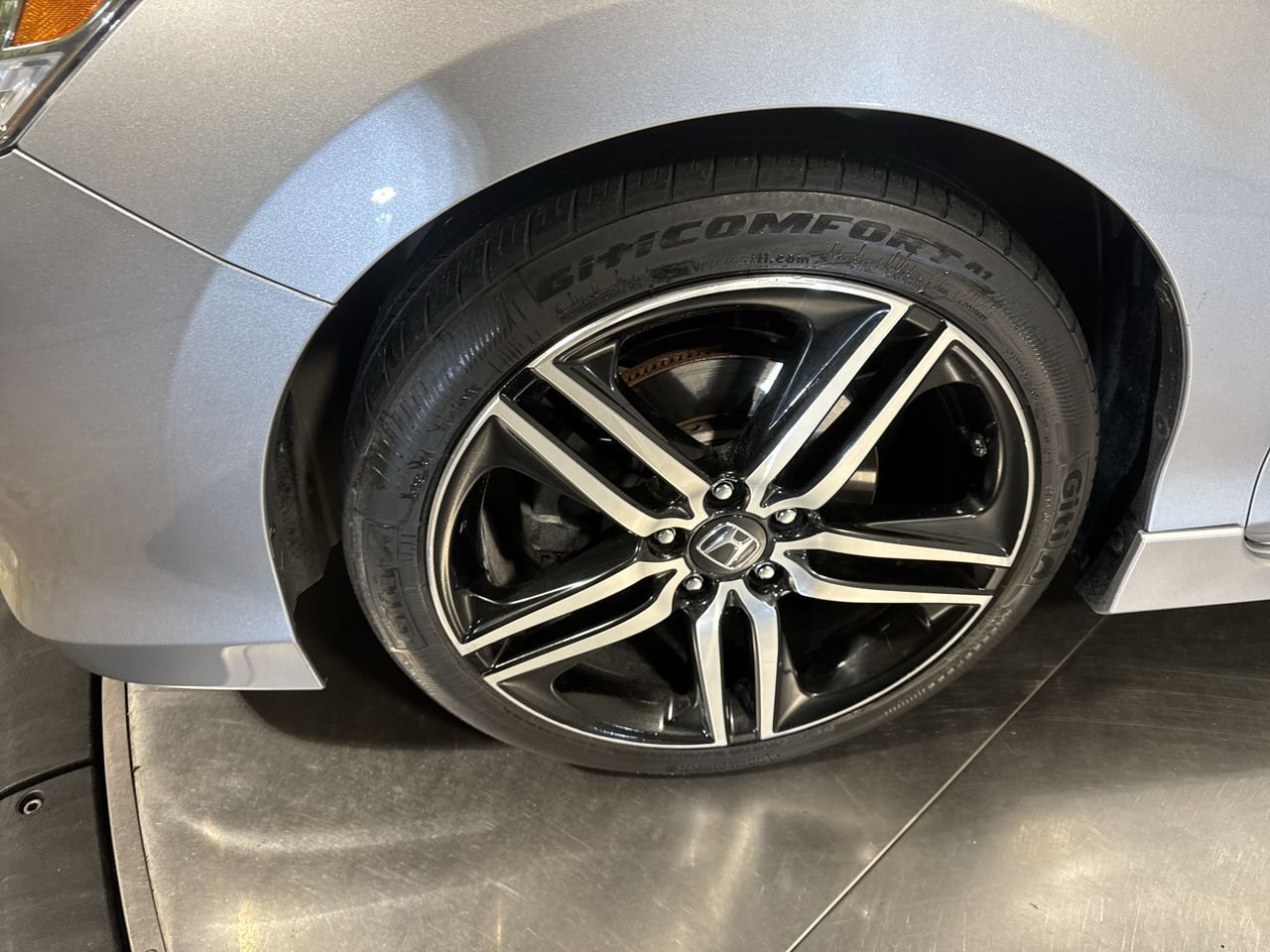 Used 2017 Honda Accord Sport image 10