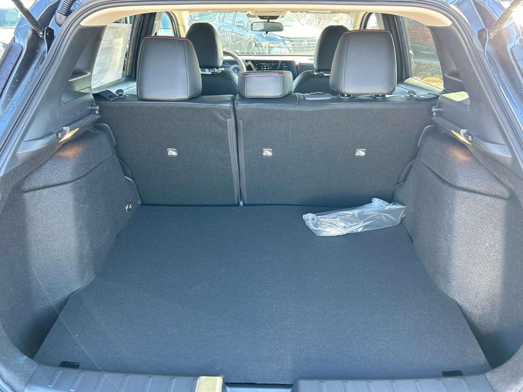 New 2026 Nissan Kicks SR w/ Cold Weather Package AWD/4WD image 12