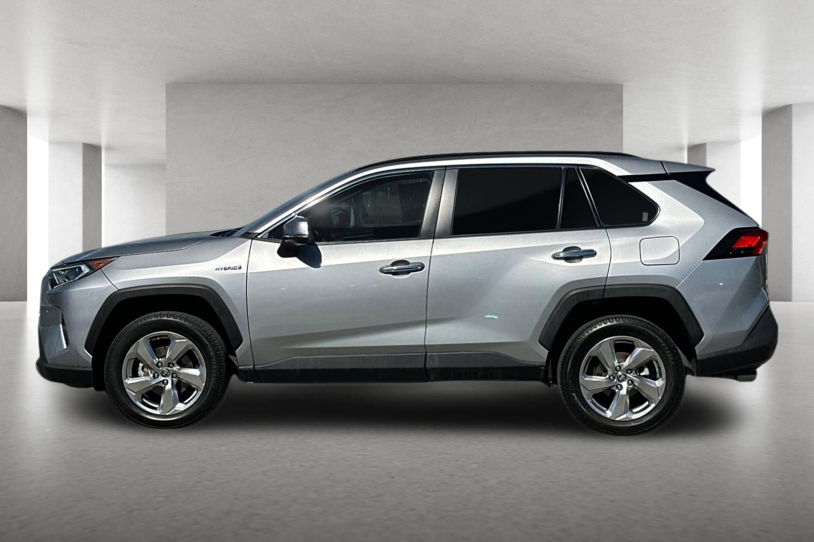 Used 2021 Toyota RAV4 Limited image 7