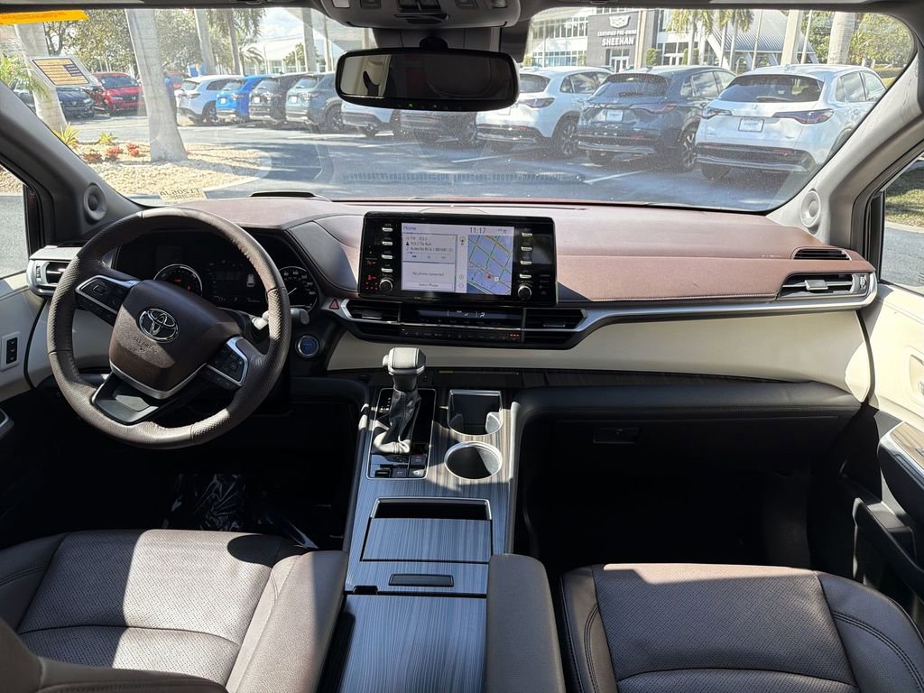 Used 2024 Toyota Sienna Platinum image 16