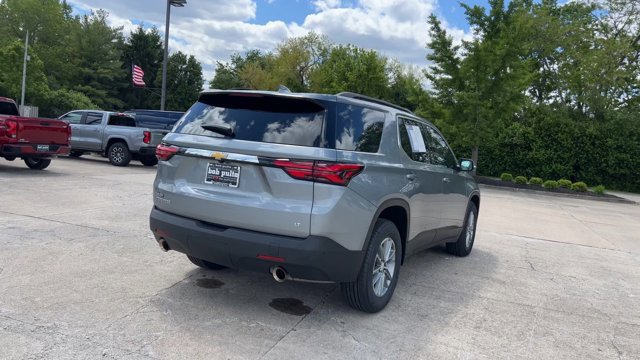 Used 2023 Chevrolet Traverse LT FWD image 8