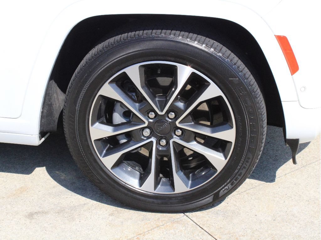 Certified 2023 Jeep Grand Cherokee L Overland AWD/4WD image 37
