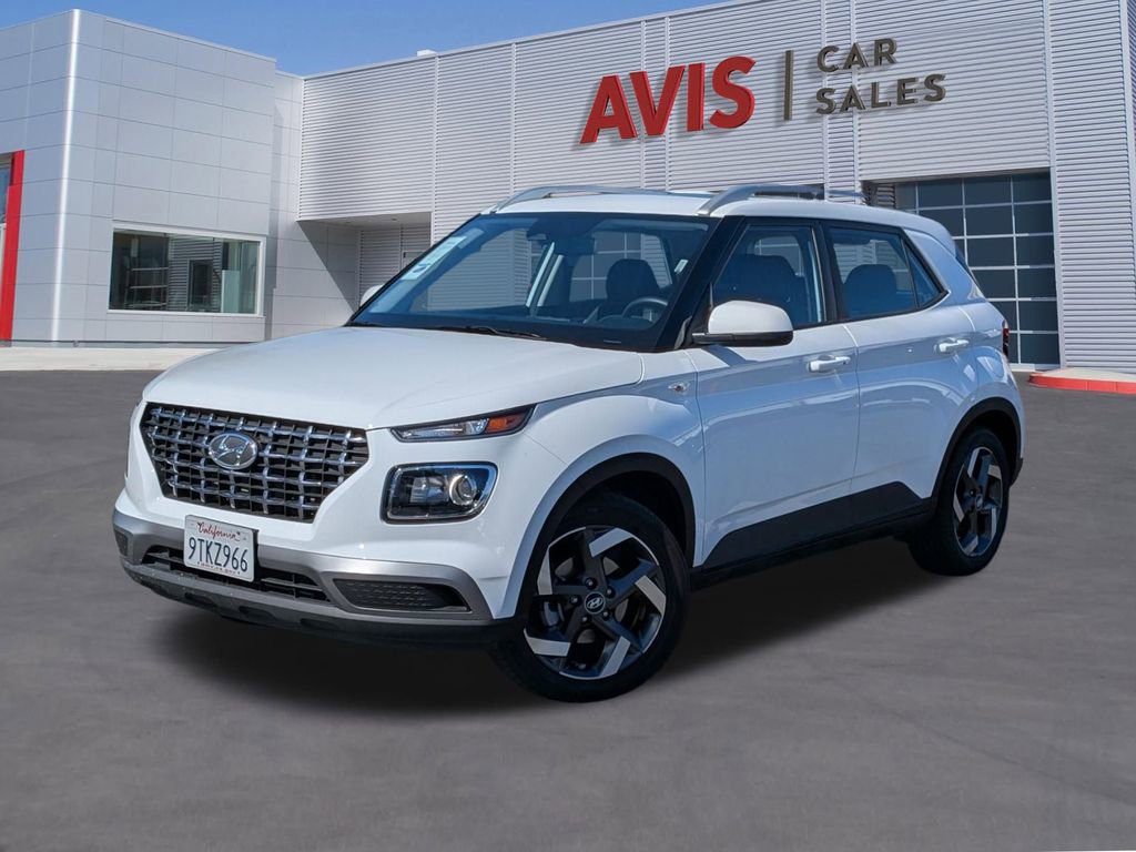 Used 2025 Hyundai Venue SEL image 1