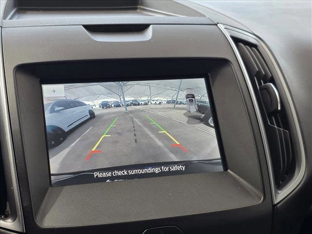 Used 2020 Ford Edge SE FWD image 19