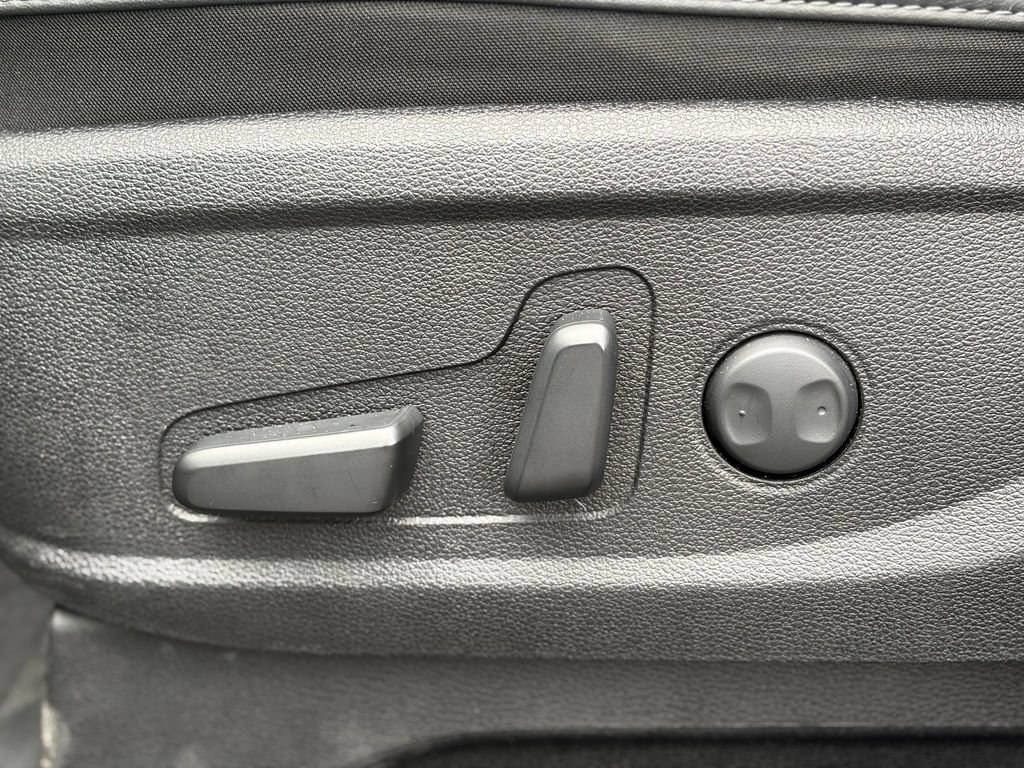 Used 2025 Kia Telluride S AWD/4WD image 26