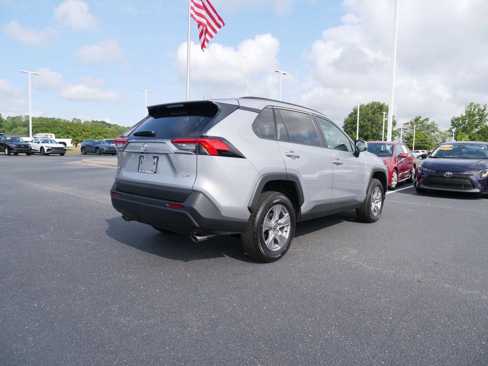 Used 2024 Toyota RAV4 XLE image 3