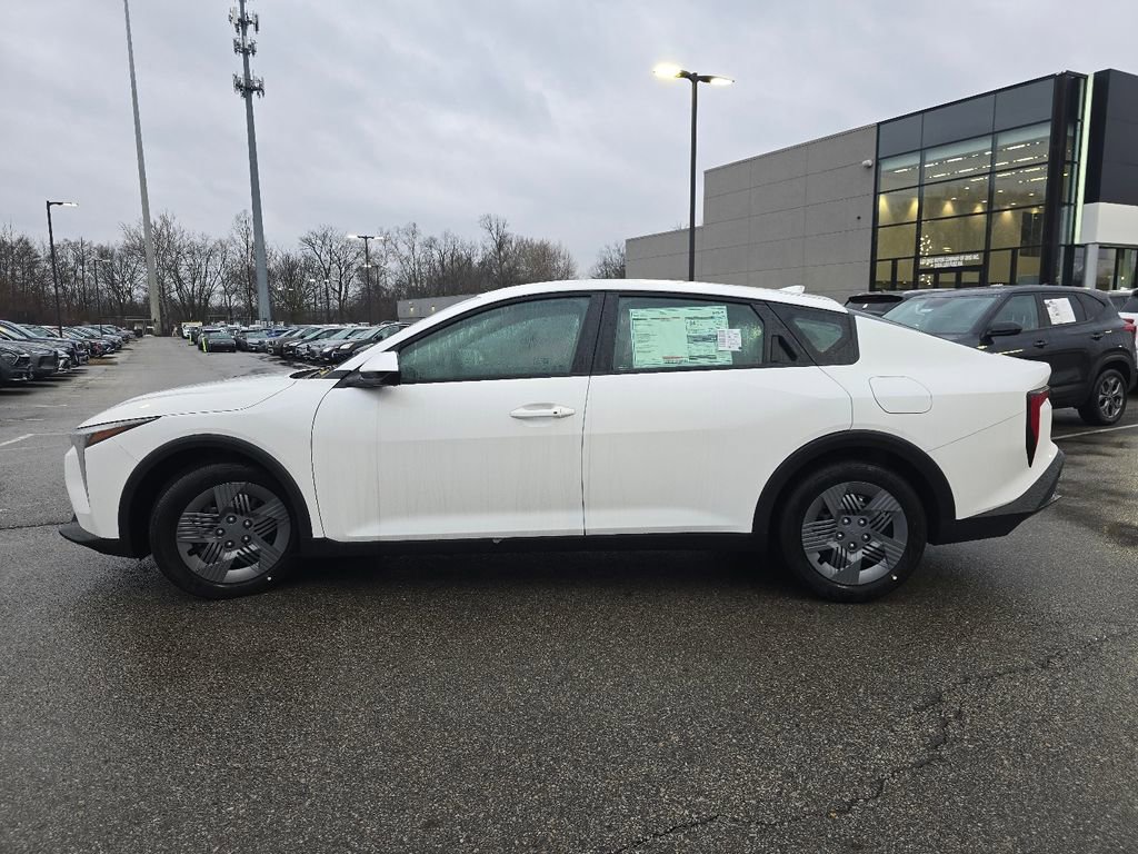 New 2025 Kia K4 LX image 11