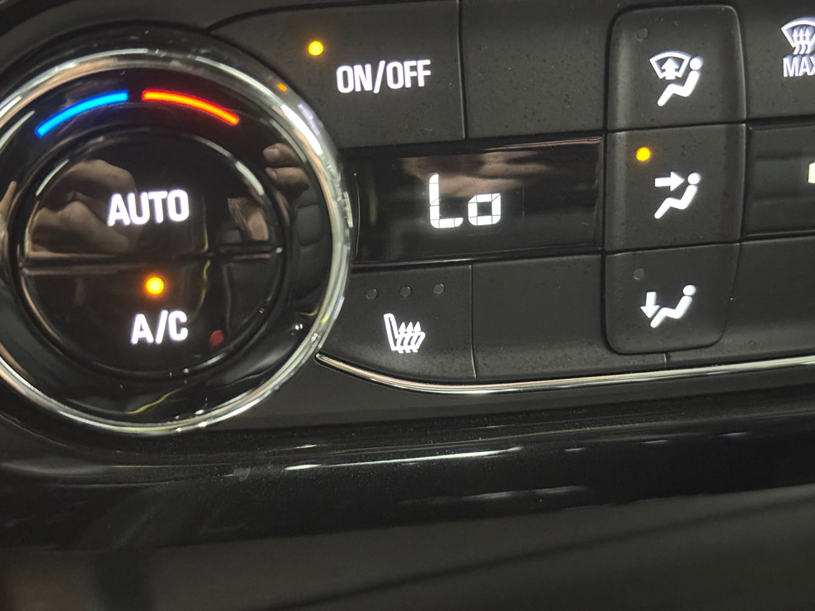 Used 2025 Chevrolet TrailBlazer ACTIV w/ Convenience Package FWD image 19