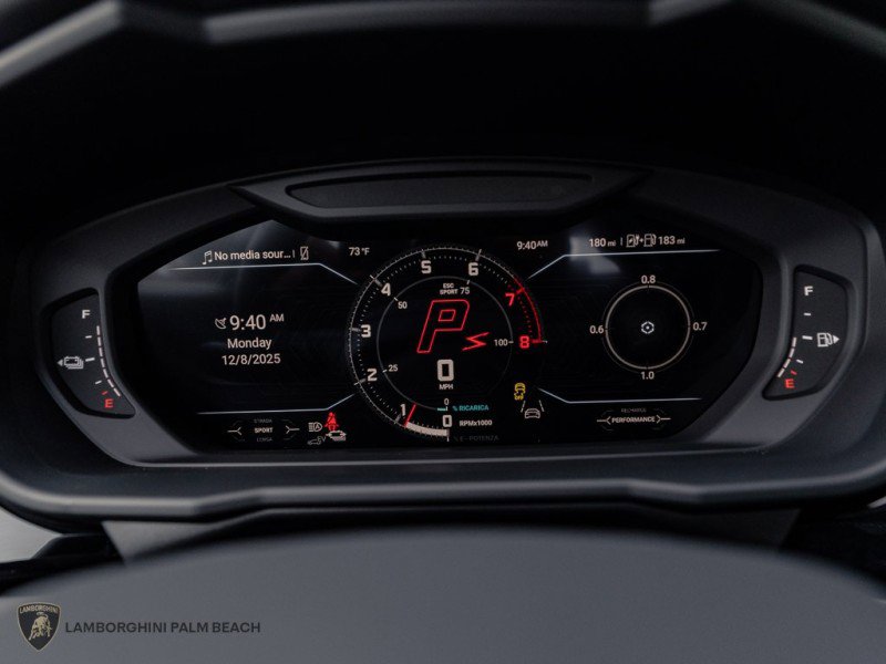 Used 2025 Lamborghini Urus SE AWD/4WD image 12