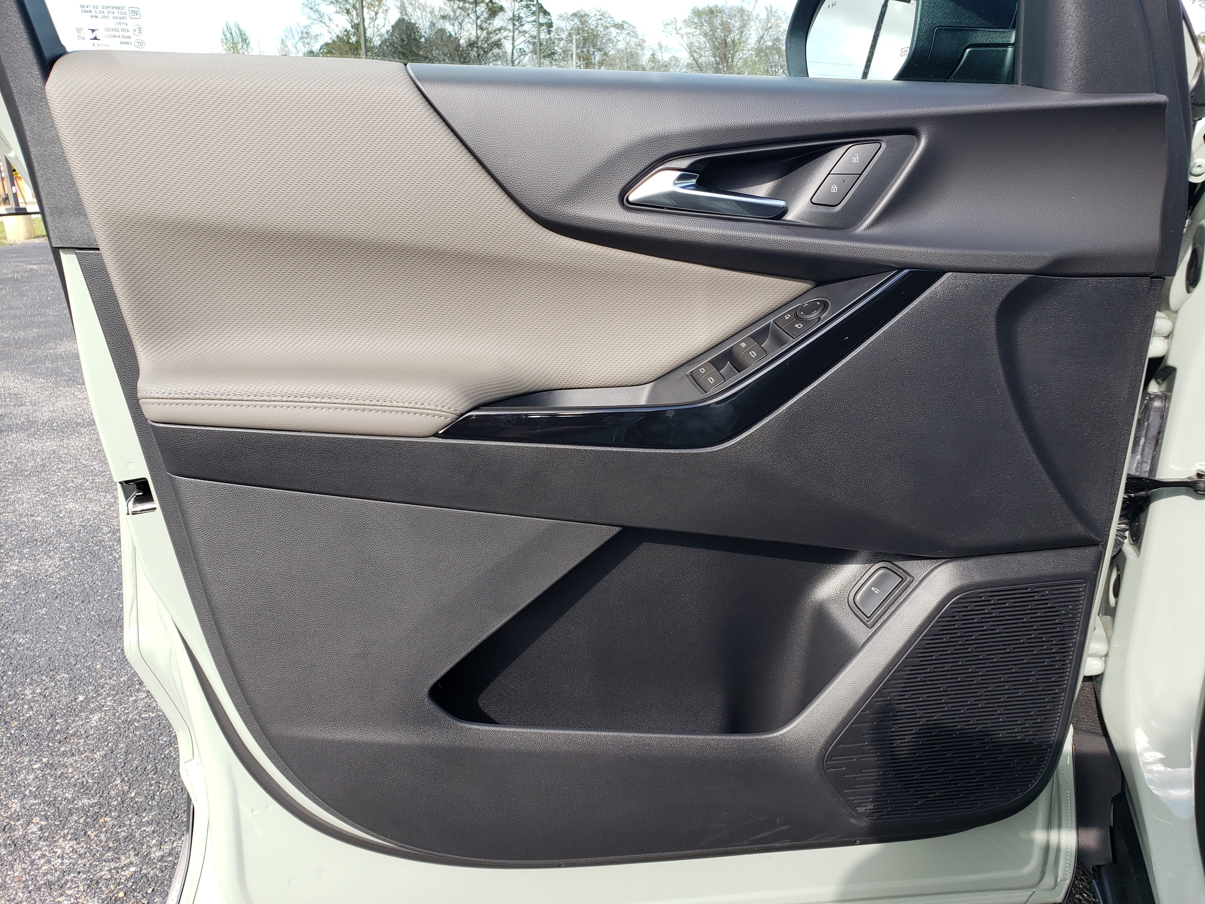 New 2026 Chevrolet Equinox LT image 13