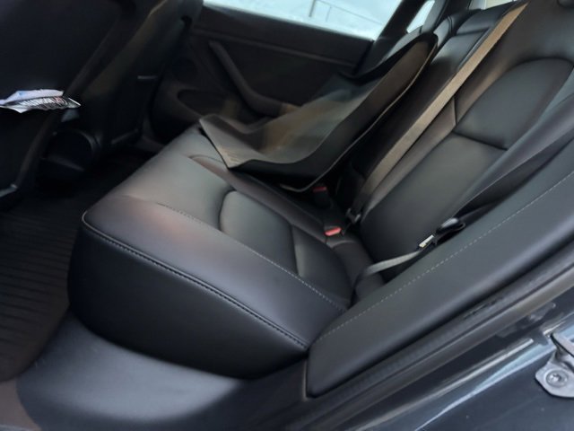 Used 2022 Tesla Model 3 Long Range image 11
