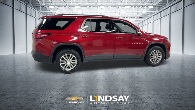 Used 2022 Chevrolet Traverse LT image 2