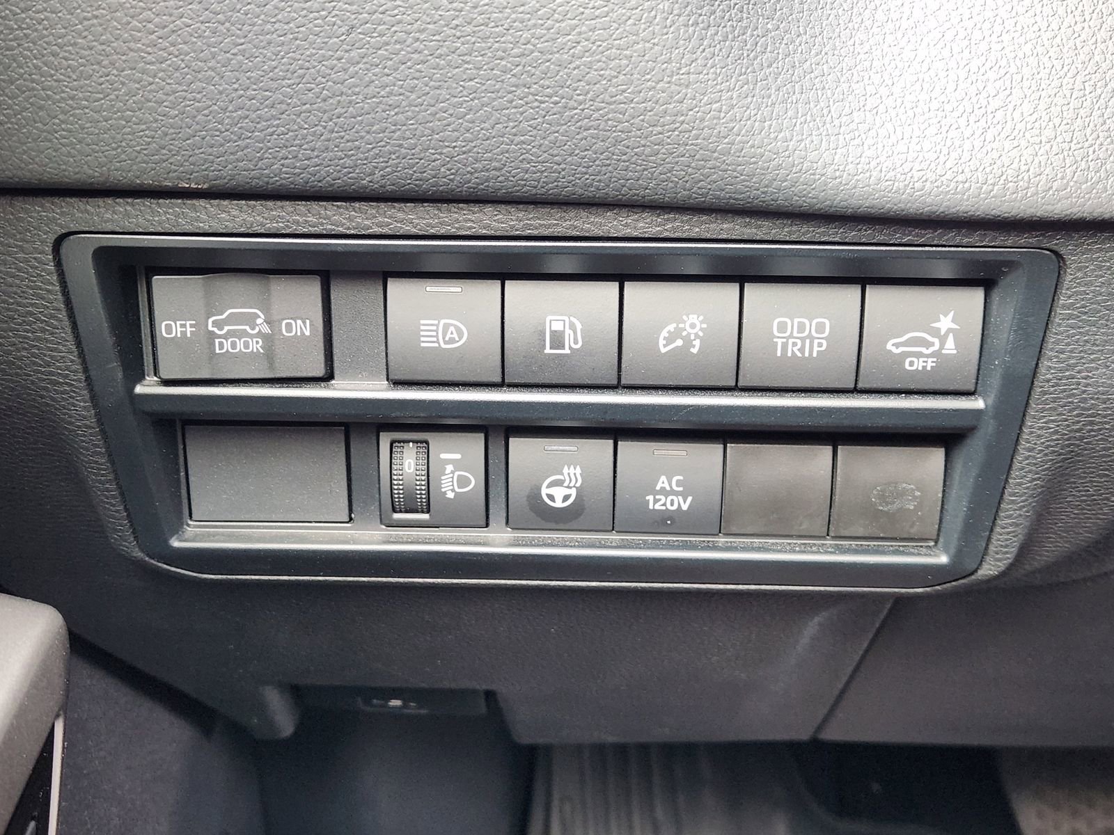 Used 2023 Toyota Sequoia Limited image 23