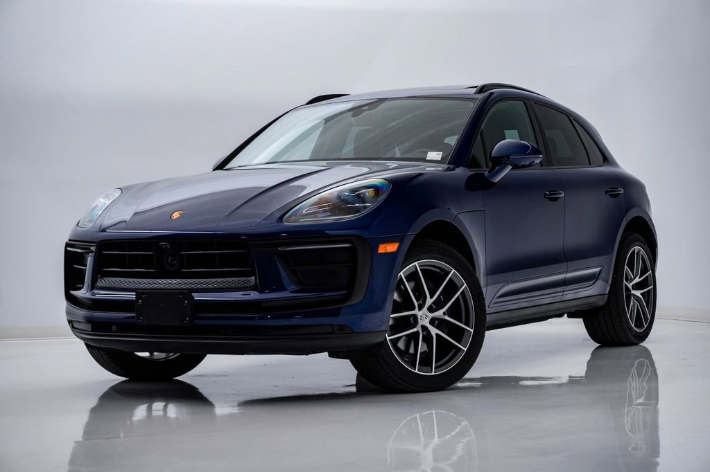 Certified 2025 Porsche Macan video 1