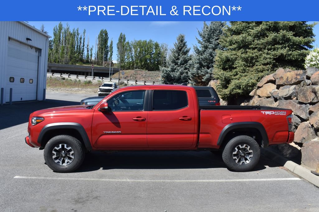 Used 2020 Toyota Tacoma TRD Off-Road w/ TRD Premium Off Road Package AWD/4WD image 2