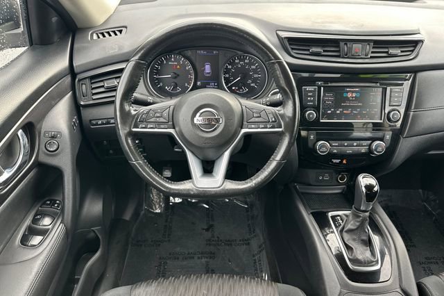 Used 2018 Nissan Rogue SV w/ Premium Package image 19