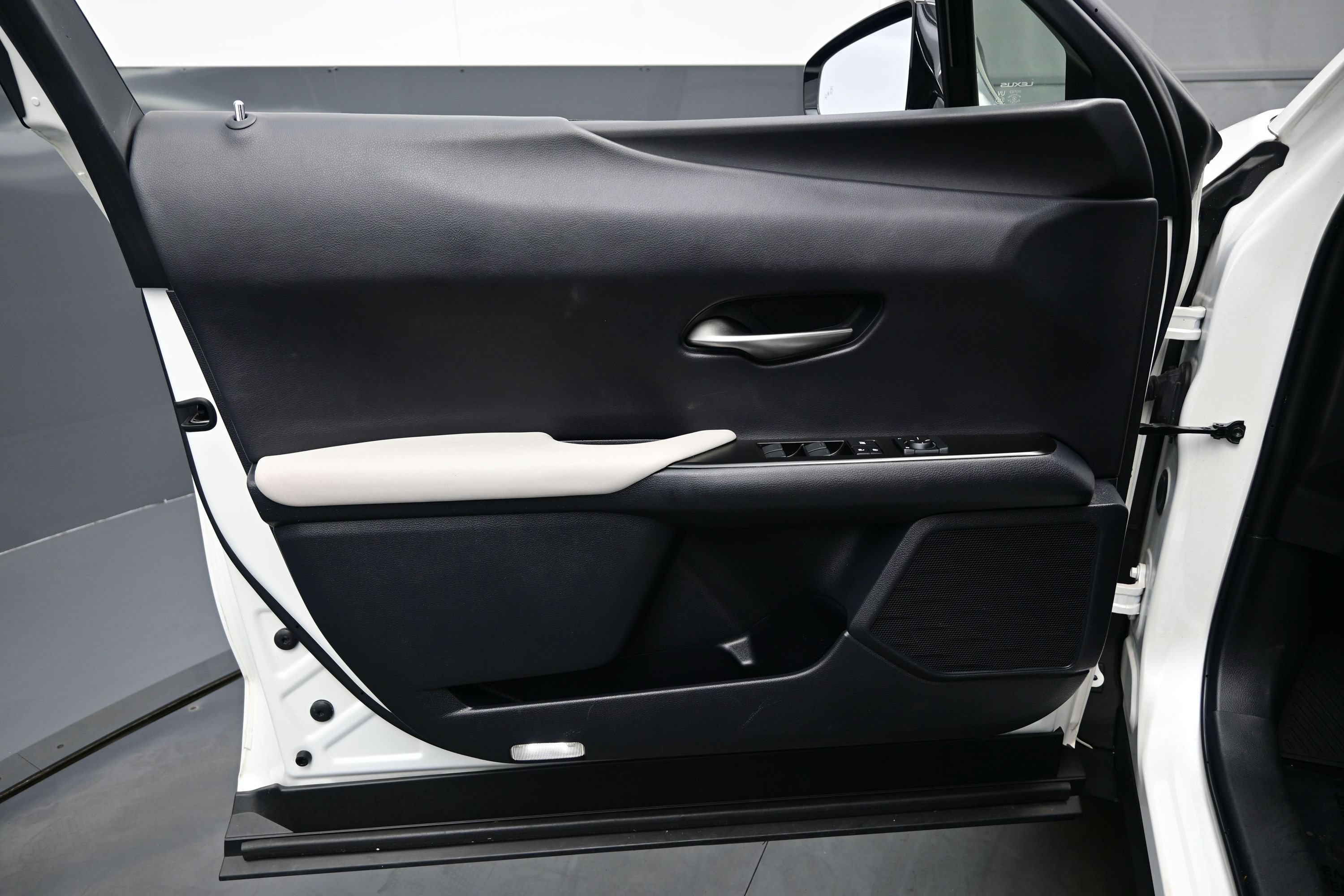 Used 2020 Lexus UX 250h w/ Premium Package AWD/4WD image 9