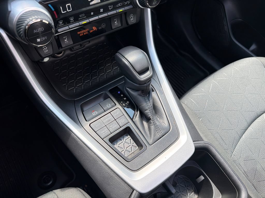 Used 2022 Toyota RAV4 XLE w/ Convenience Package AWD/4WD image 34
