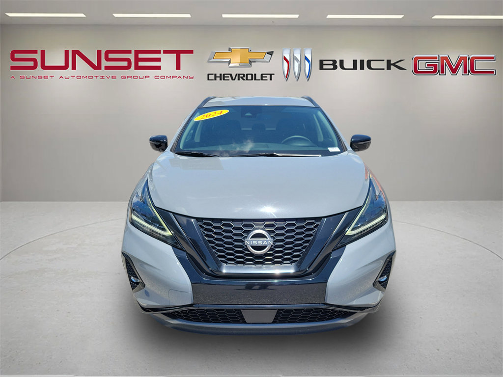 Used 2024 Nissan Murano SV w/ SV Midnight Edition Package FWD image 2